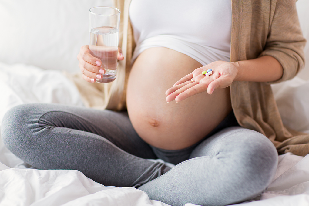 هل من الآمن للمرأة الحامل تناول حمض الترانيكساميك؟