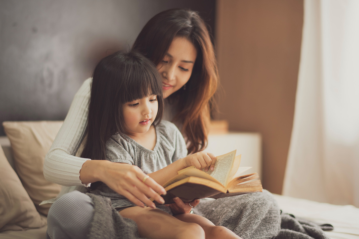4 Petua Mengajar Kanak-kanak 5 Tahun untuk Belajar Membaca