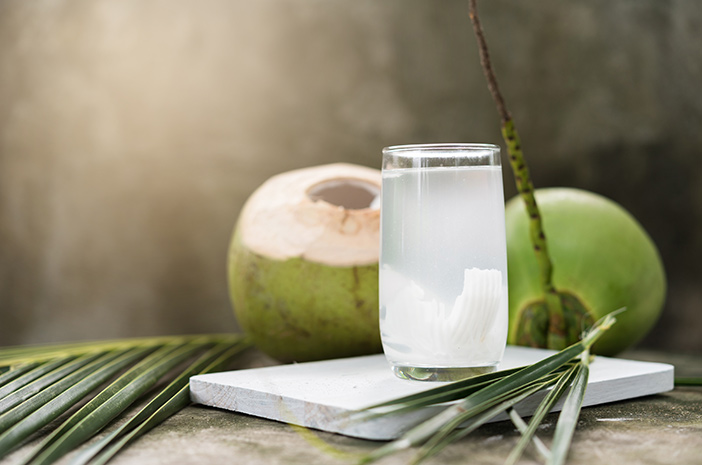 Mito o realtà, l'acqua di cocco può prevenire i calcoli renali?