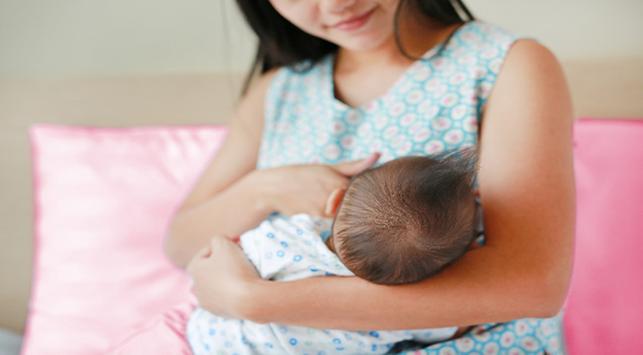 健康な乳房と母乳の5つの兆候