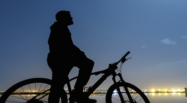 5 خرافات غير معروفة عن ركوب الدراجات في الليل