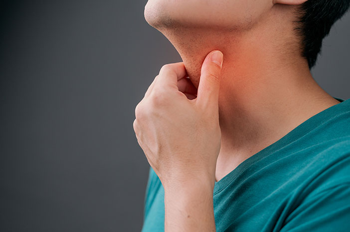 Възпалено гърло след екстракция на зъб, какво го причинява?
