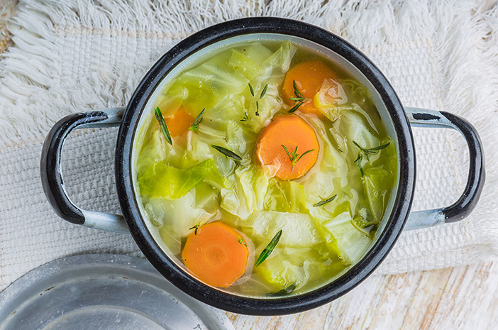 Знайте предимствата и недостатъците на диетата със зелева супа