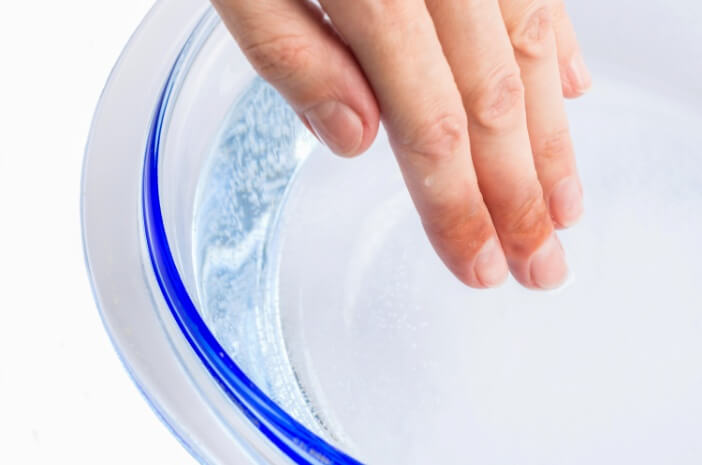 هل صحيح أن نقع أصابعك في ماء مثلج يمكن أن يكشف عن أمراض القلب؟