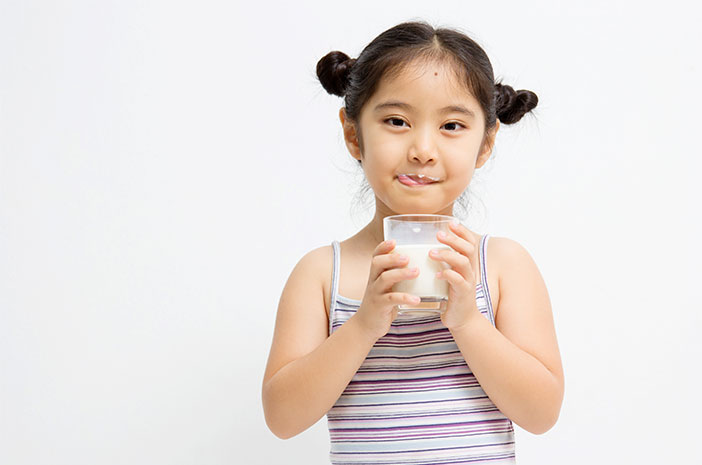 ما هي أهمية الحليب لنمو الطفل؟